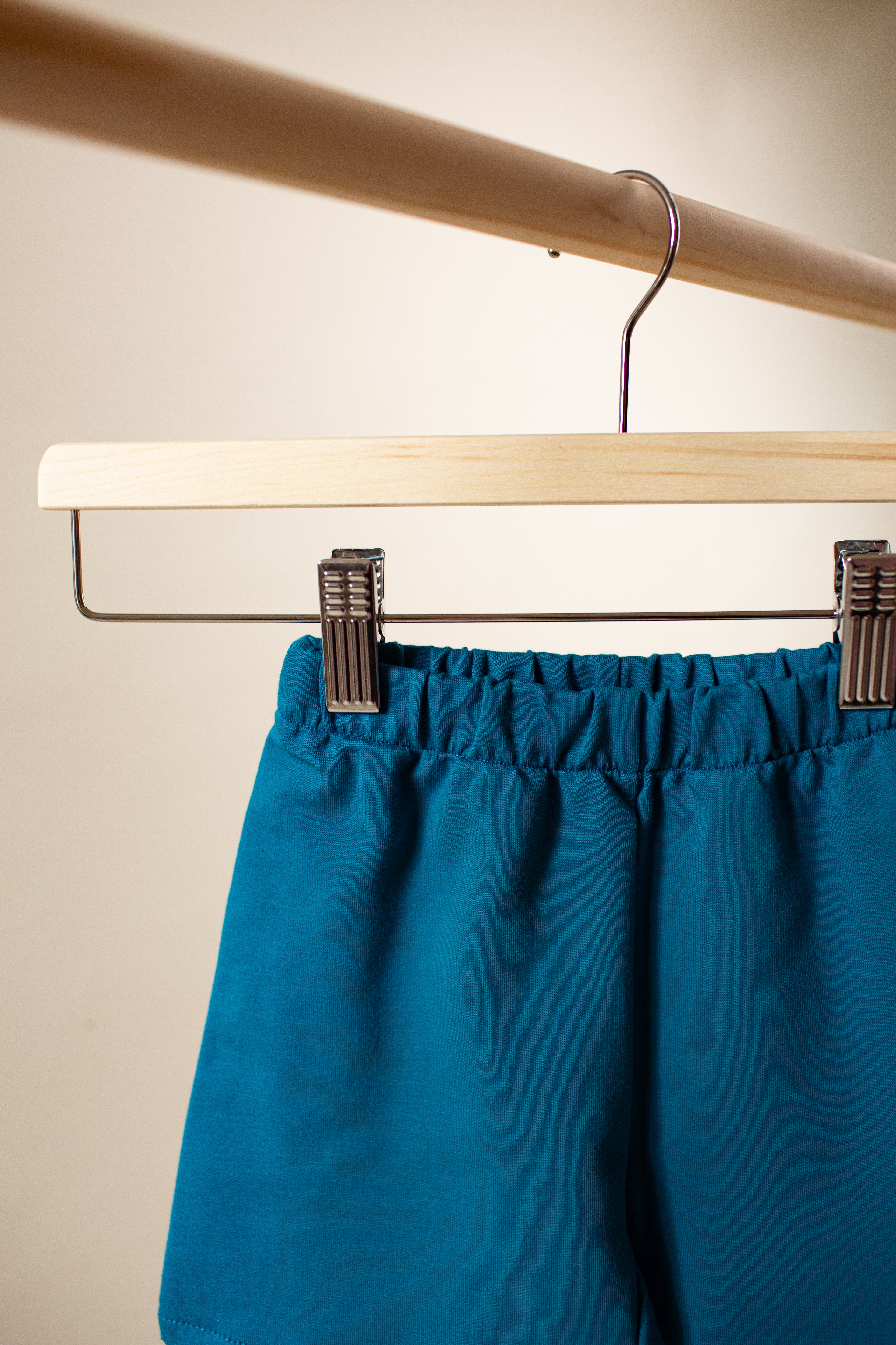 Petrol krāsa šorti