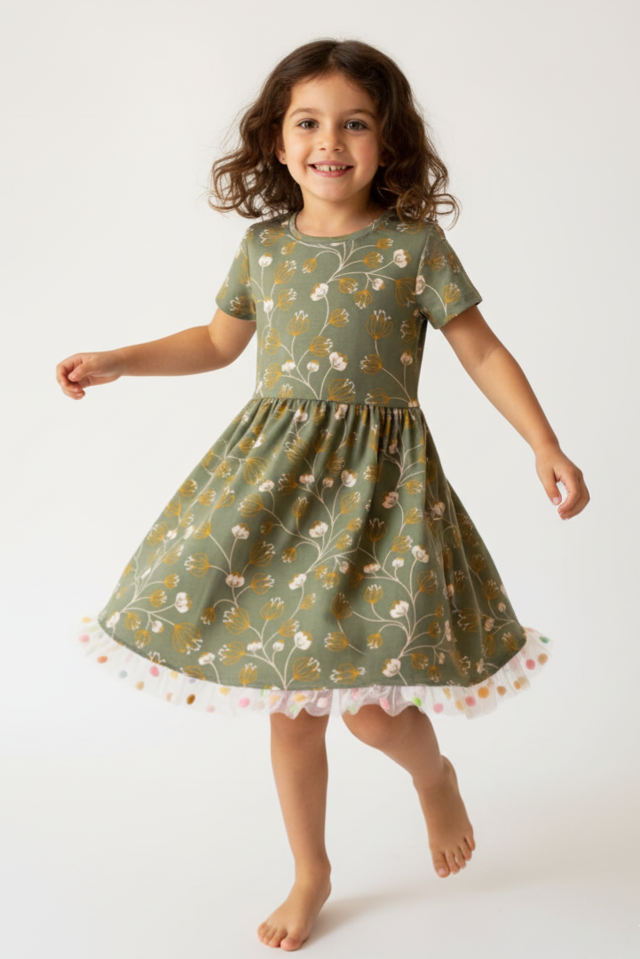 Kleita ar šauro tillu